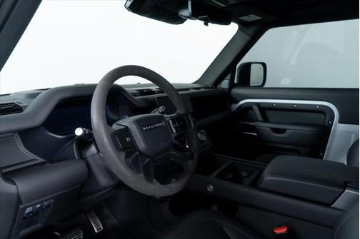 2023 Land Rover Defender V8