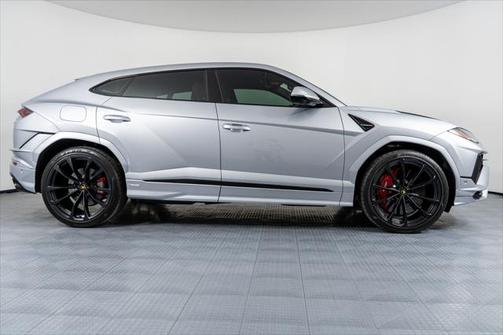 2023 Lamborghini Urus S