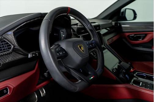 2023 Lamborghini Urus S