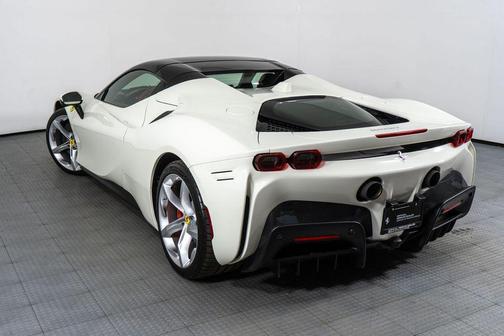 2025 Ferrari SF90 Spider Base