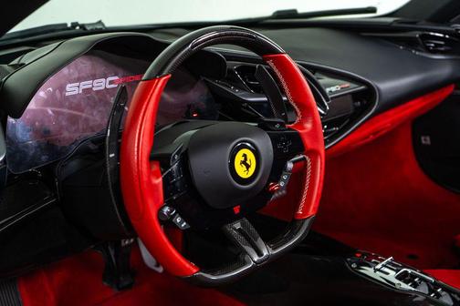 2025 Ferrari SF90 Spider Base