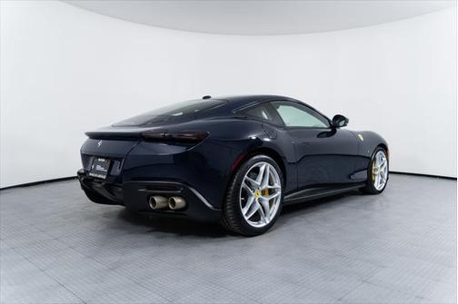 2022 Ferrari Roma Base