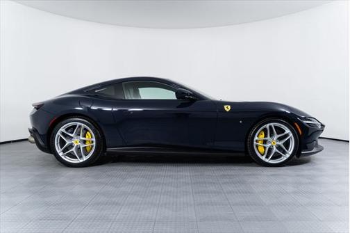 2022 Ferrari Roma Base