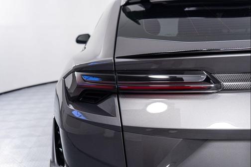 2023 Lamborghini Urus Performante