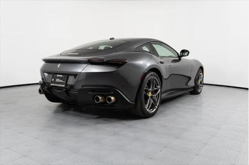 2022 Ferrari Roma Base
