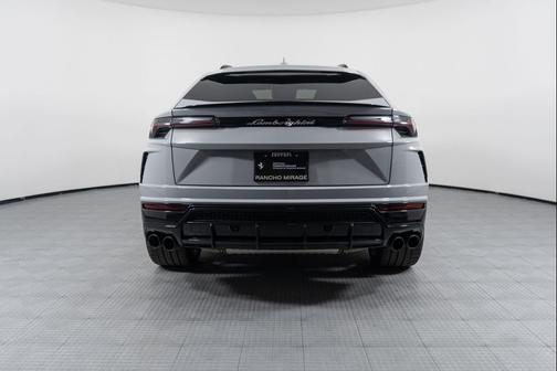 2022 Lamborghini Urus Base