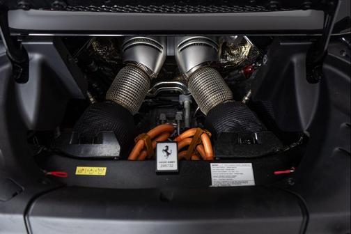 2023 Ferrari 296 GTS Base