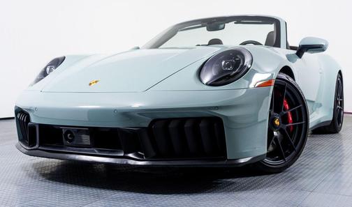 2025 Porsche 911 Carrera 4 GTS