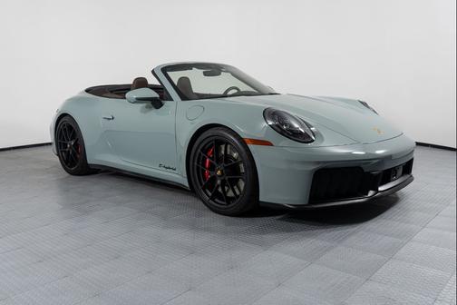 2025 Porsche 911 Carrera 4 GTS