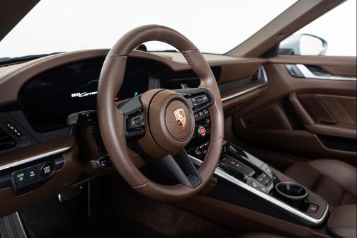 2025 Porsche 911 Carrera 4 GTS