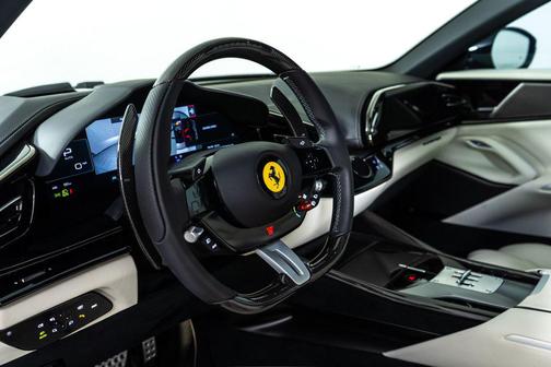 2025 Ferrari Purosangue Base
