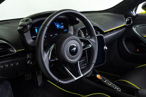 2025 McLaren Artura TechLux