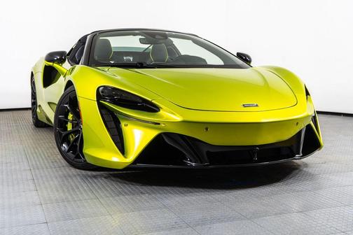 2025 McLaren Artura TechLux