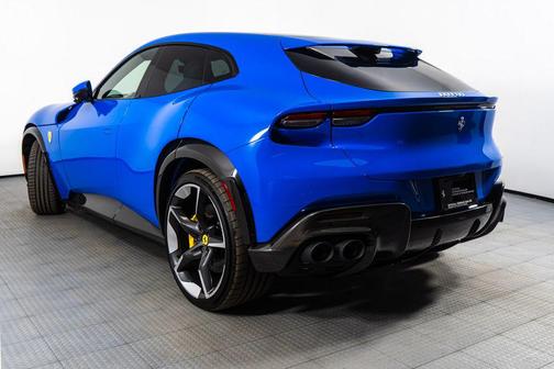 2025 Ferrari Purosangue Base