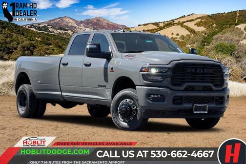 Ceramic Gray Clearcoat 2026 RAM 3500 Big Horn Crew Cab 4x4 8' Box
