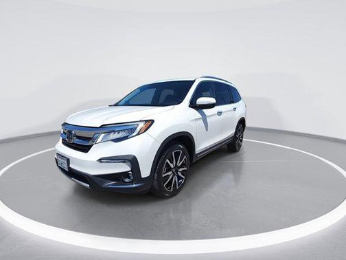 White Diamond Pearl 2019 Honda Pilot Touring 8-Passenger
