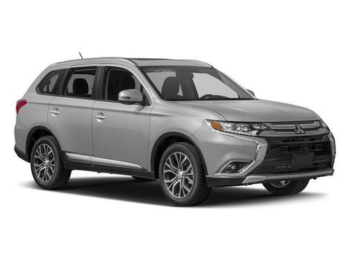Labrador Black Pearl 2017 Mitsubishi Outlander ES