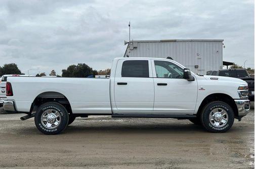2026 RAM 2500 Tradesman Crew Cab 4x4 8' Box