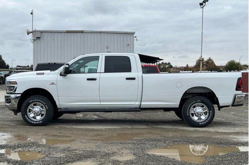 2026 RAM 2500 Tradesman Crew Cab 4x4 8' Box
