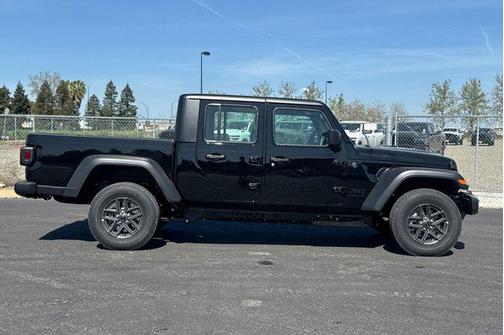 Black Clearcoat 2026 Jeep Gladiator Sport