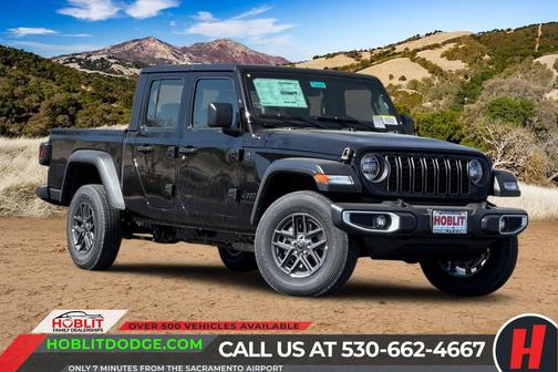 Black Clearcoat 2026 Jeep Gladiator Sport