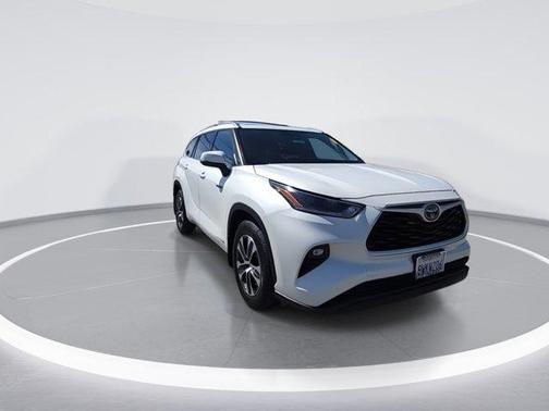 2021 Toyota Highlander Hybrid XLE