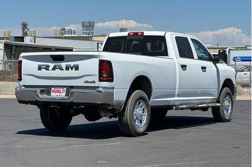 2025 RAM 3500 Tradesman Crew Cab 4x4 8' Box
