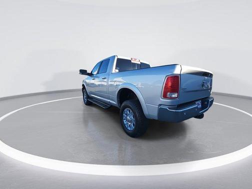 2017 RAM 2500 Laramie Crew Cab 4x4 6'4' Box