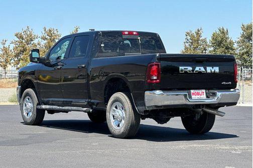 2025 RAM 2500 Tradesman Crew Cab 4x4 6'4' Box