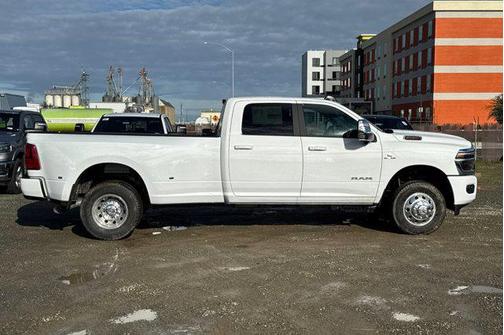 2026 RAM 3500 Laramie Crew Cab 4x4 8' Box