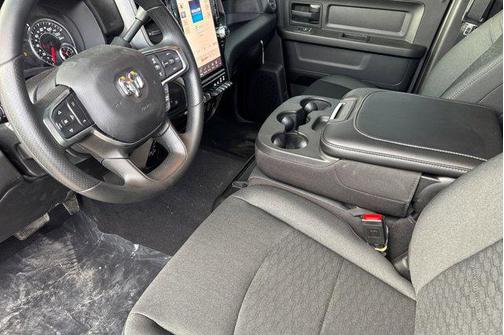 2025 RAM 2500 Tradesman Crew Cab 4x4 8' Box