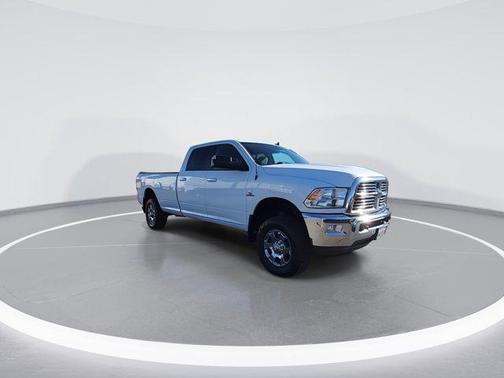 2017 RAM 2500 Big Horn Crew Cab 4x4 8' Box