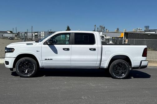 Bright White Clearcoat 2026 RAM 1500 Big Horn/Lone Star