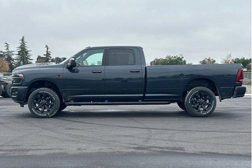 2026 RAM 3500 Laramie Crew Cab 4x4 8' Box