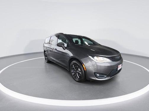 Granite Crystal Metallic Clearcoat 2020 Chrysler Pacifica L