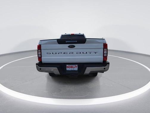 Oxford White 2022 Ford F-250 Lariat