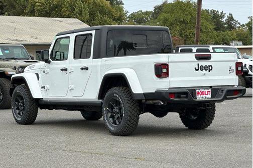 2025 Jeep Gladiator Willys