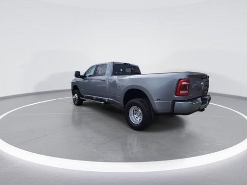 2024 RAM 3500 Laramie Crew Cab 4x4 8' Box