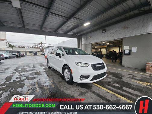 2024 Chrysler Pacifica Touring L