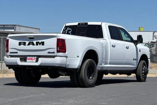 Bright White Clearcoat 2026 RAM 3500 Laramie Crew Cab 4x4 8' Box
