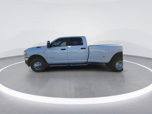 2024 RAM 3500 Big Horn Crew Cab 4x4 8' Box