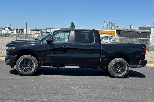 Diamond Black Crystal Pearlcoat 2026 RAM 1500 Warlock Crew Cab 4x4 5'7' Box