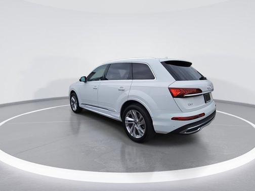 2021 Audi Q7 55 Premium Plus