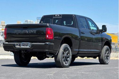 Diamond Black Crystal Pearlcoat 2026 RAM 2500 Laramie Crew Cab 4x4 6'4' Box
