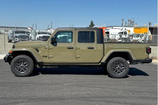 41 2026 Jeep Gladiator Sport S