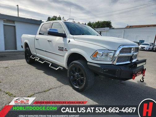 2017 RAM 3500 Laramie Crew Cab 4x4 6'4' Box