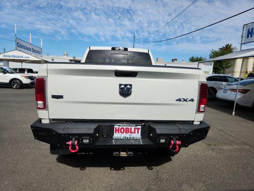 2017 RAM 3500 Laramie Crew Cab 4x4 6'4' Box