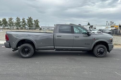 Ceramic Gray Clearcoat 2026 RAM 3500 Limited Crew Cab 4x4 8' Box