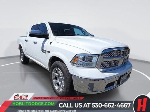 Bright White Clearcoat 2017 RAM 1500 Laramie