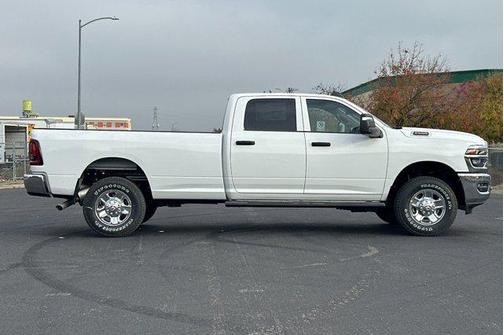 2026 RAM 2500 Tradesman Crew Cab 4x4 8' Box